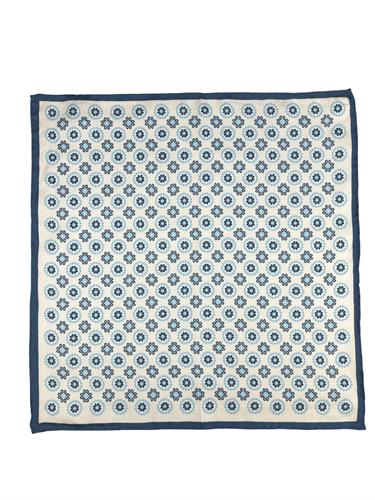 POCHETTE 33X33 100%SETA ORLO A MANO